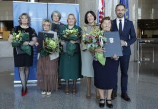 Zagreb: Marin Piletić uručio nagrade udomiteljima za izuzetne uspjehe ostvarene u promicanju i obavljanju udomiteljstva