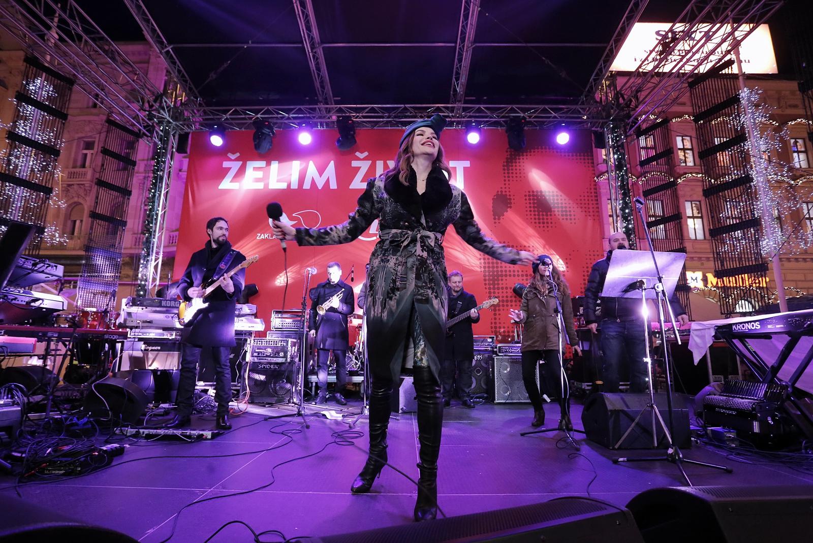 Zagreb: Na glavnom Trgu odr�an koncert �elim �ivot za zakladu Ana Rukavina