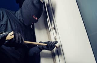 001-Im-a-burglar-–-heres-how-to-outsmart-me-770