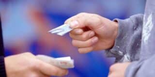 0_drug-deal