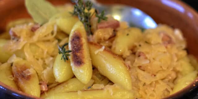 2021-01-20-gastro-zapečeni-njoki-kiseli-kupus