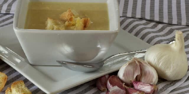 2021-02-13-gastro-juha-češnjak