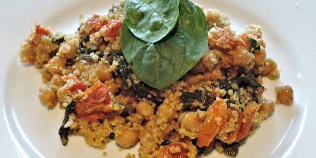 2021-09-21-gastro-prženi-slanutak-bulgur