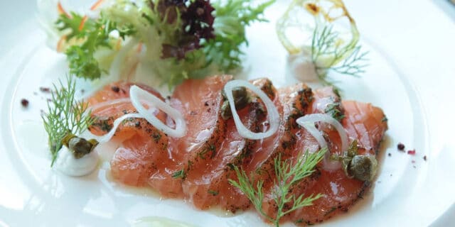 2021-11-12-gastro-RIBA-dimljeni-losos