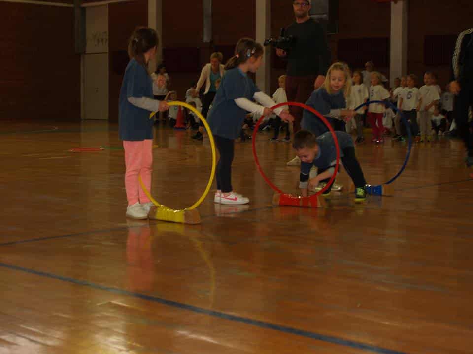 46339371_358750314695076_4453442393697419264_n