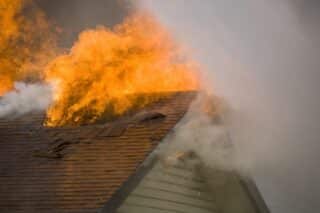 Fireproof-Roof-Materials-to-Protect-Your-Home-From-Fire-1024×681-1