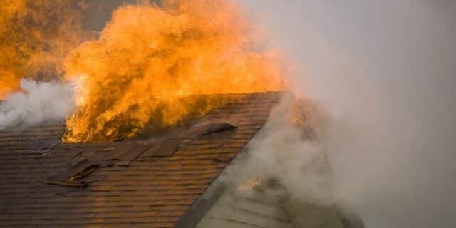 Fireproof-Roof-Materials-to-Protect-Your-Home-From-Fire-1024×681-1
