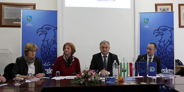 KINEZI