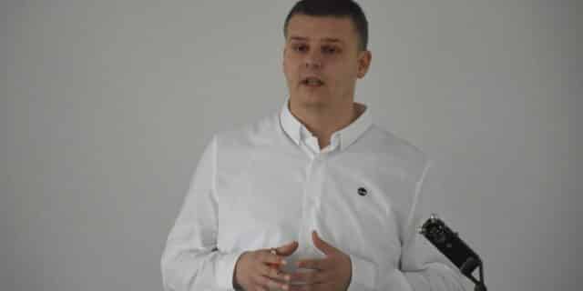 KRALJ