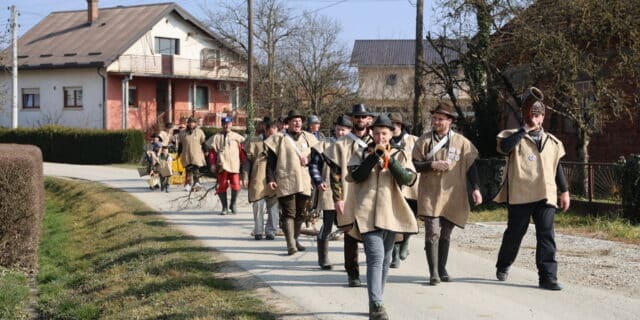 PEPELNICA_LUPOGLAV_01