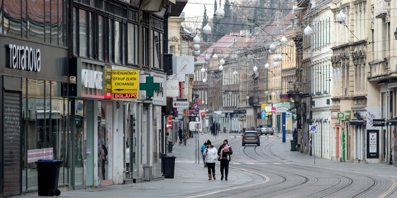 Prazne zagrebačke ulice na novogodišnje jutro