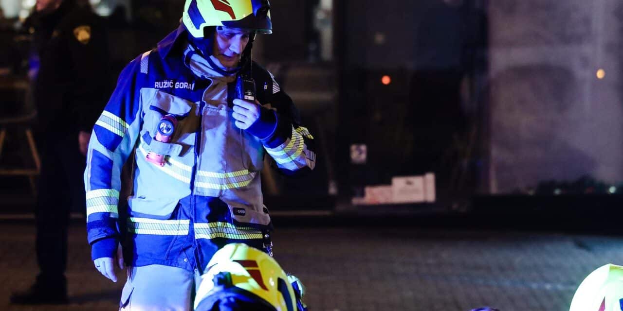 Zagreb: Vatrogasci u novogodišnjoj noći gasili požar na krovu nebodera