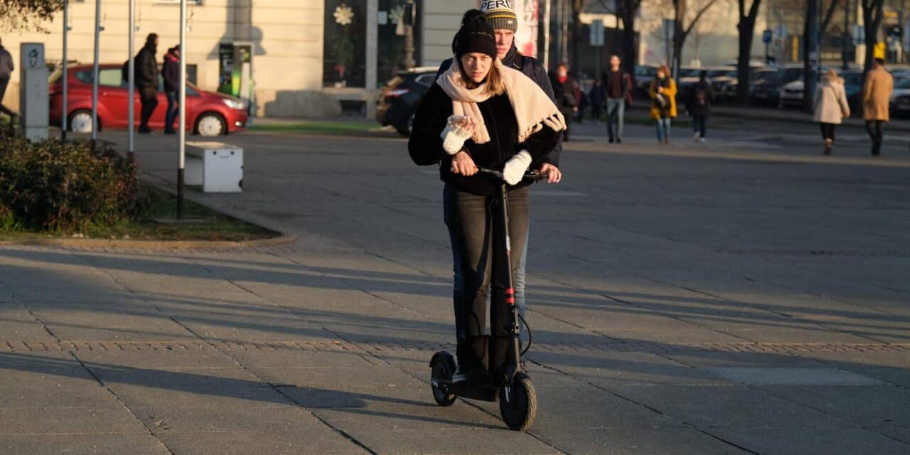 Zagreb: Brojni građani uživaju u lijepom vremenu na Novu godinu