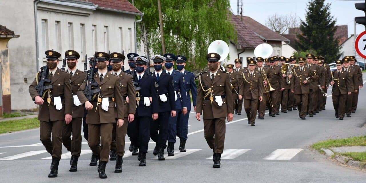 Okučani: Predsjednik Milanović položio vijenac povodom 26. obljetnice VRO “Bljesak”