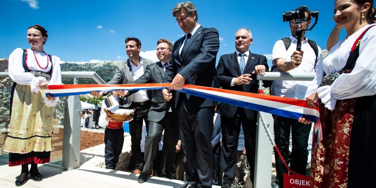 Premijer Plenković na otvorenju nebeske šetnice na Biokovu