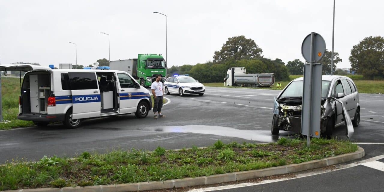 Bjelovar: Sudar kamiona i osobnog automobila
