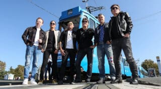 Zagreb: “Prljavci” tijekom vožnje u tramvaju promovirali svoje koncerte