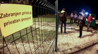 Zagreb: Obitelj postavila ogradu preko tramvajske pruge na okretištu u Prečkom