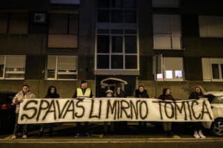 Zagreb: Prosvjed majki odgajateljica ispred stana gradonačelnika Tomaševića