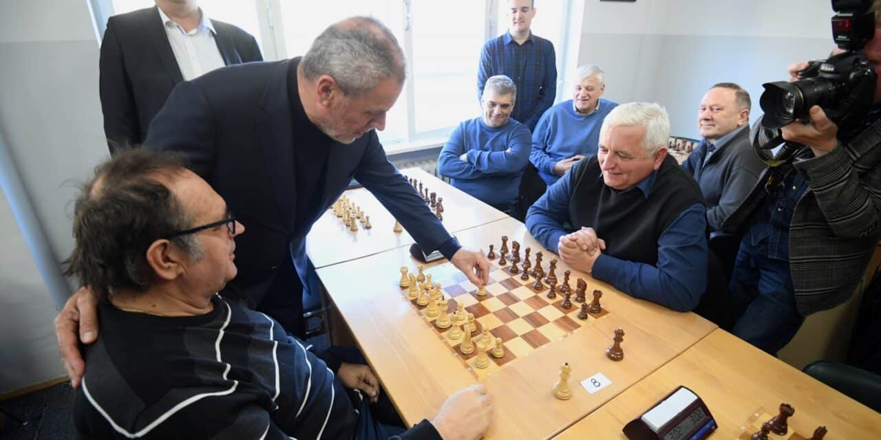 Zagreb: Gradonačelnik Bandić otvorio tradicionalni novogodišnji šahovski turnir