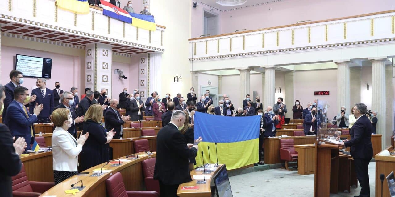 Ukrajinska zastava u Saboru, veleposlanik Kirilič dočekan pljeskom