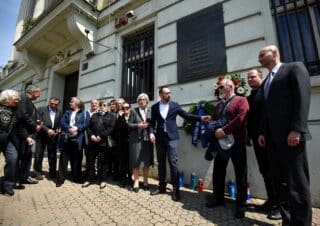Tomašević sa suradnicima odao počast civilima stradalim prilikom raketiranja Zagreba