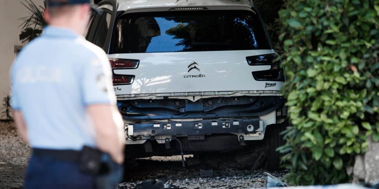 U Splitu u eksploziji oštećen automobil