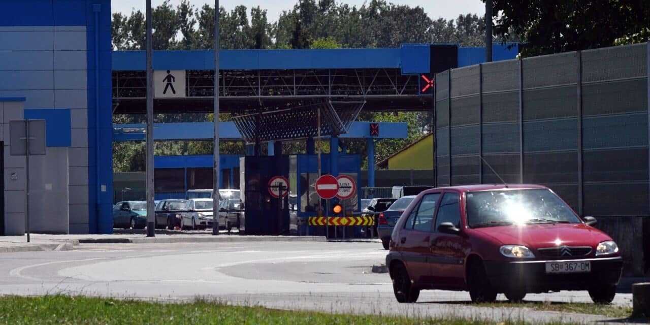 Na vrhuncu turističke sezone nema gužve na graničnom prijelazu u Sl. Brodu