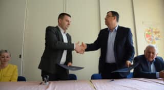 Bjelovar: Bajs i Hrebak potpisali ugovor o prenamjeni đačkog doma