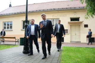 Andrej Plenković i Gordan Jandroković na sjednici Županijske skupštine HDZ-a u Bjelovaru