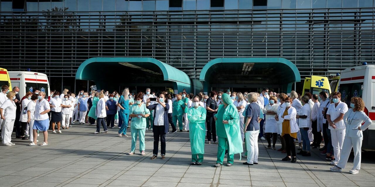Zagreb: Prosvjed medicinskih djelatnika KB Dubrava zbog situacije s koronavirusom