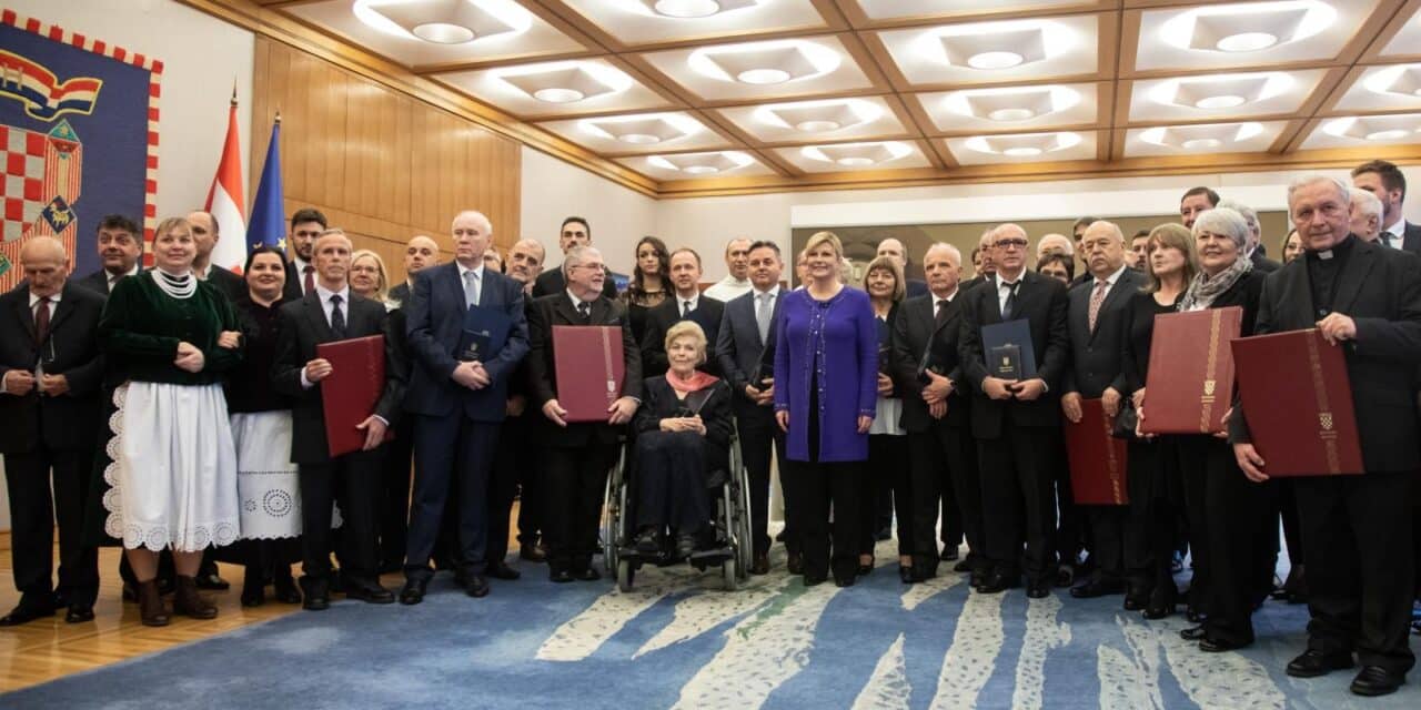 Zagreb: Predsjednica Republike uručila odlikovanja i priznanja