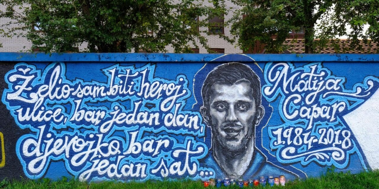 Zagreb: Mural nogometaša Matije Capara na igralištu O.Š. Kralja Tomislava