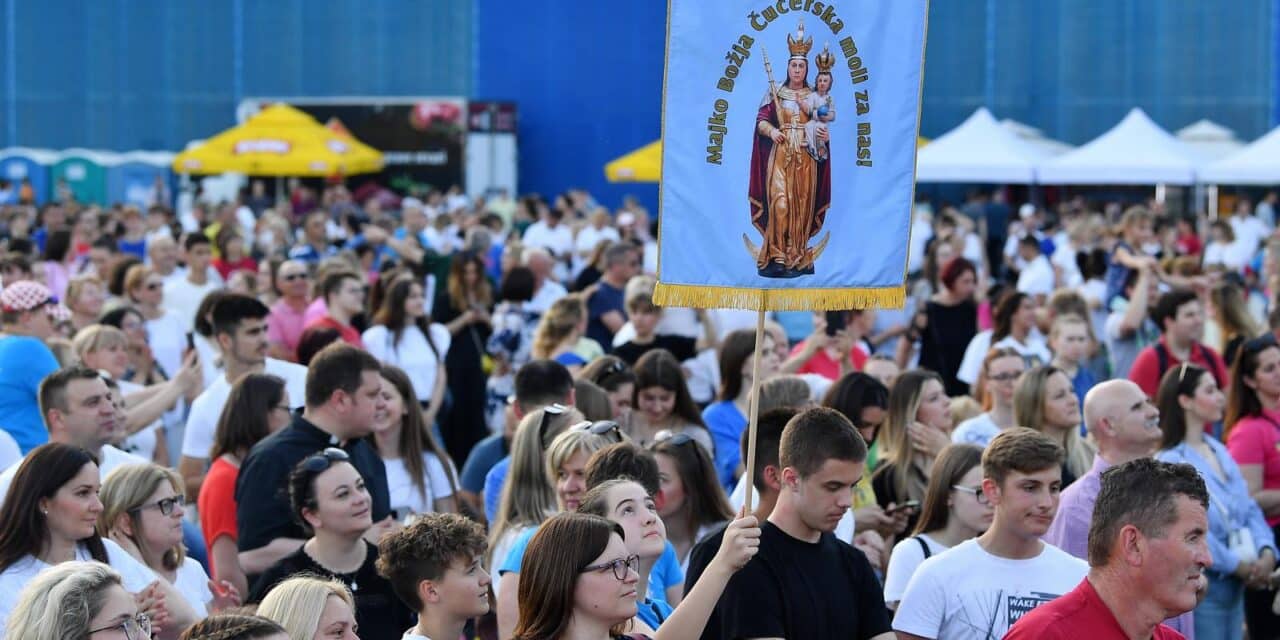 Zagreb: “Progledaj srcem” na Maksimiru, molitva velečasnog Dražena Radigovića