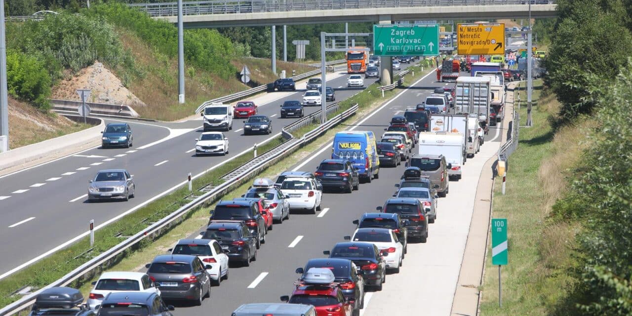 U prometnoj nesreći na autocesti A1 poginula jedna osoba, više ih je ozlijeđeno