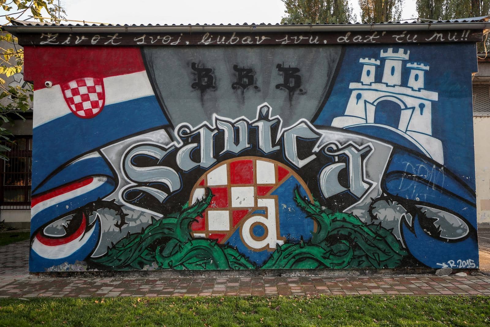 Murali i grafiti Bad Blue Boysa posvećeni Dinamu