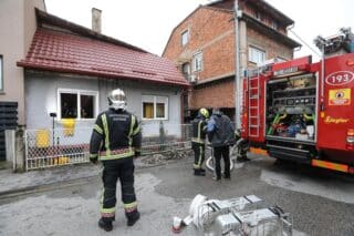 Zagreb: Vatrogasci ugasili požar na obiteljskoj kući