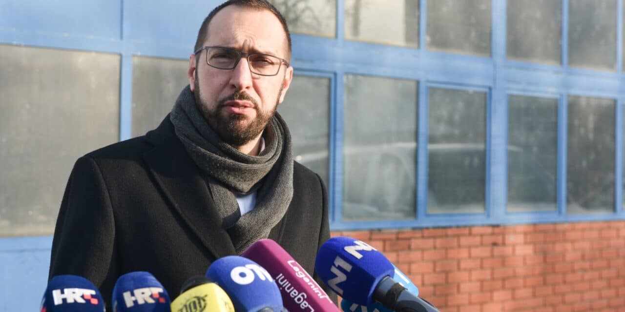Konferencija unutar kompleksa TŽV Gredelj o najavi gradonačelnika o prodaji zemljišta