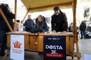 Saborski zastupnici Mosta održali konferenciju povodom početka prikupljanja potpisa protiv COVID potvrda