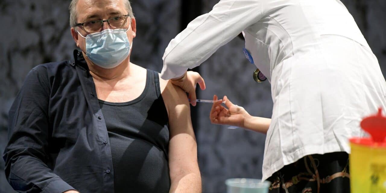 Članovi Stožera cijepili se pred kamerama