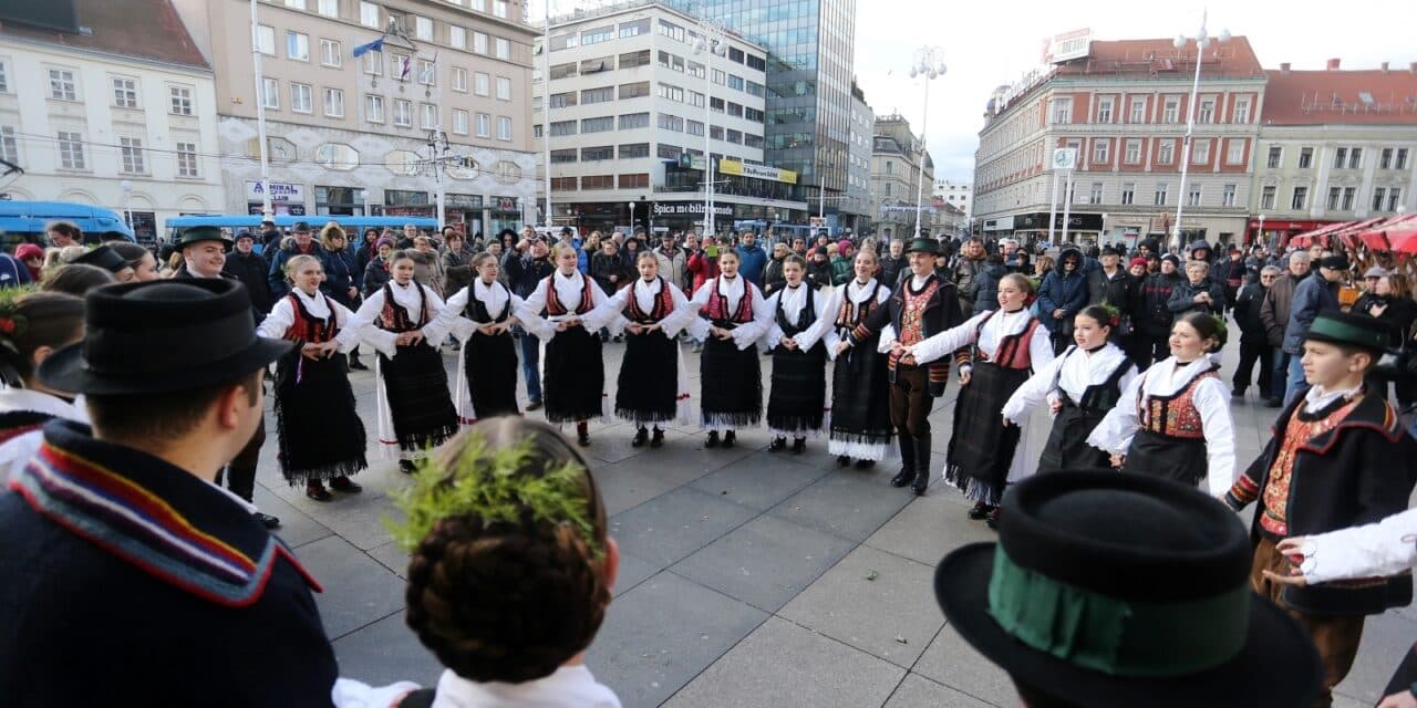 Zagreb: Na glavnom Trgu pjesmom i glazbom najavljeno 53. Šokačko sijelo
