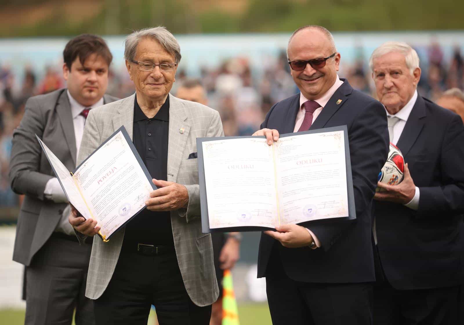 Miroslav Ćiro Blažević dobio je ključeve i povelju grada Travnika