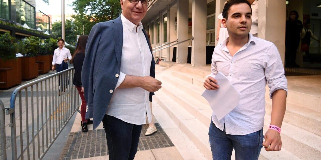 Zagreb: Restar koalicija izborne rezultate čeka u prostorijama SDP-a