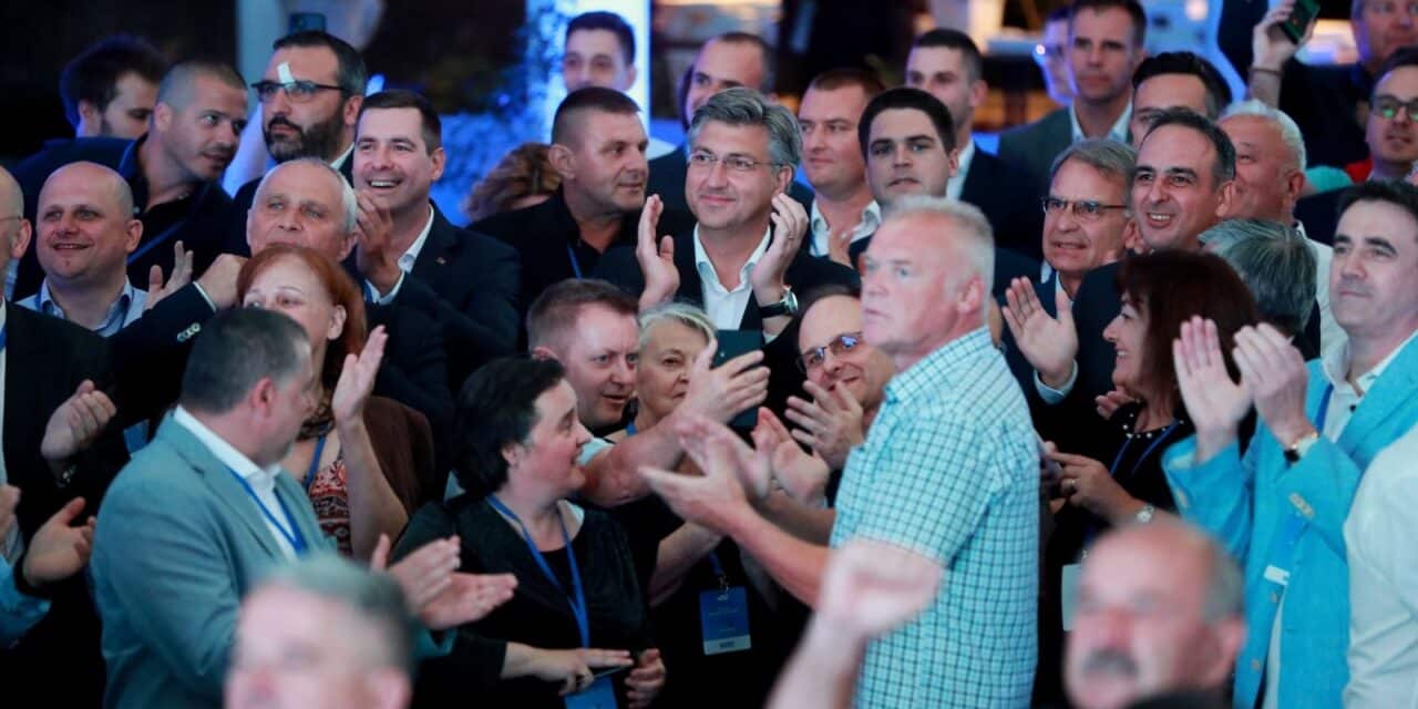 Zagreb: Doček izbornih rezultata u stožeru HDZ-a