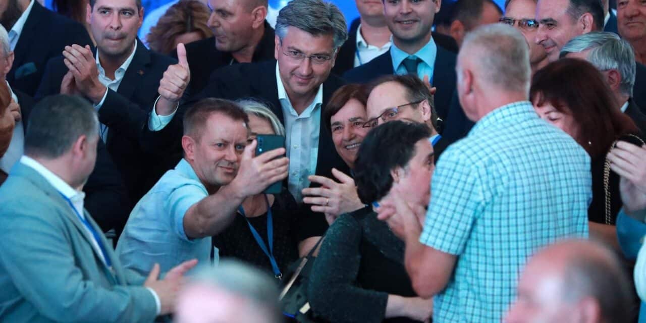 Zagreb: Doček izbornih rezultata u stožeru HDZ-a
