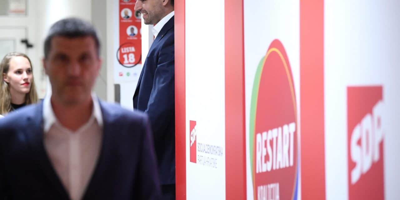 Zagreb: Restar koalicija izborne rezultate čeka u prostorijama SDP-a