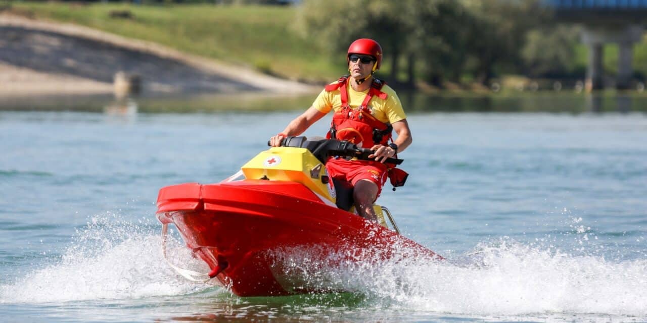 Zagreb: Hrvatski Crveni križ predstavio novo plovilo za spašavanje utopljenika RescueRunner