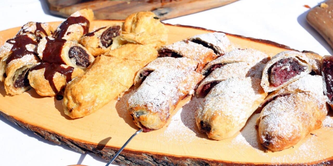 Ozalj: Izradom štrudle od jabuke bake Marice započeo ŠtrudlaFest