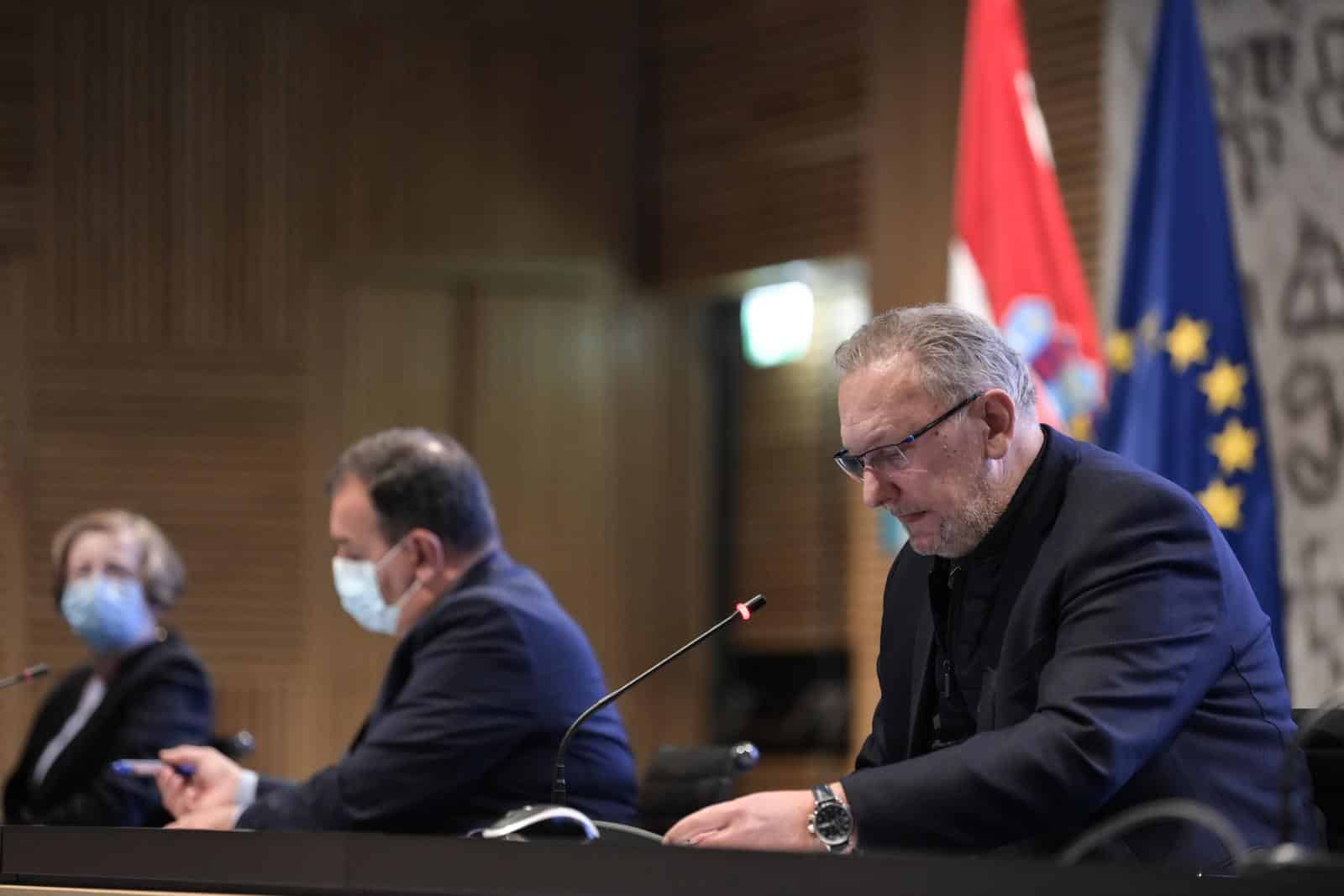 Imamo rekordan broj novozaraženih, Stožer predstavio nove mjere