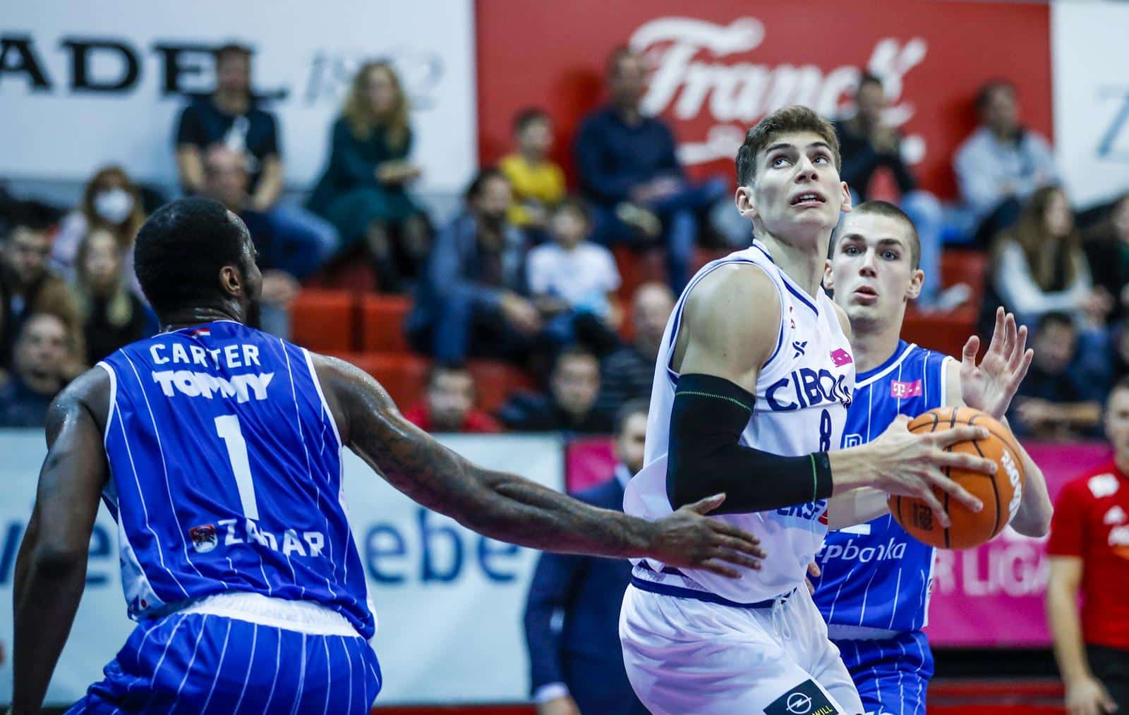 U KC Dražen Petrović odigrana utakmica 9. kola HT Premier lige između KK Cibona i KK Zadar